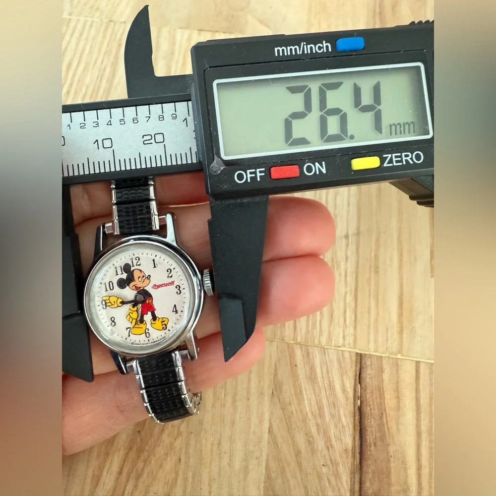 Vintage Ingersoll Disney ladies Mickey Mouse winding mechanical watch
